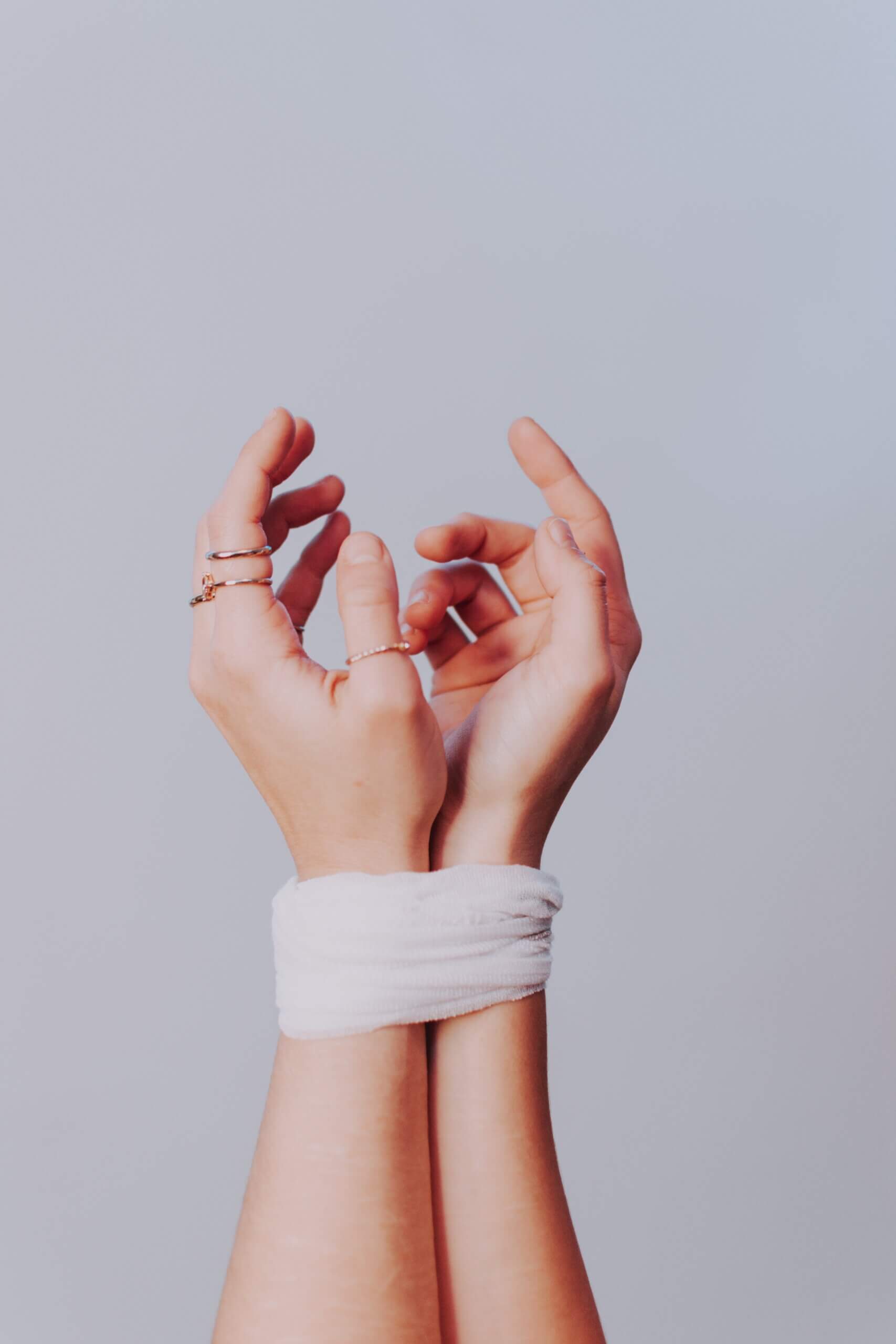 bound hands representing a smoker feeling trapped 